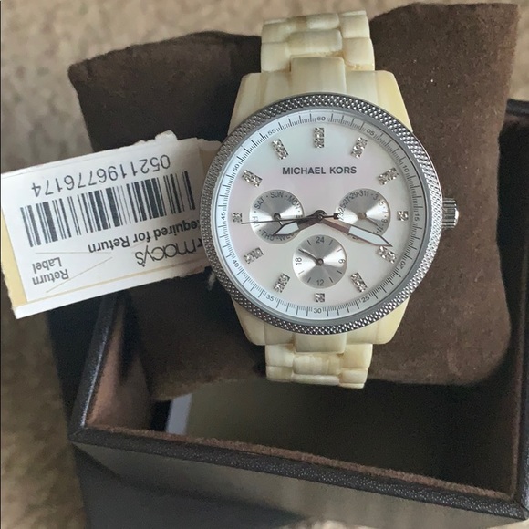 Michael Kors Ivory Shell colored watch - Picture 1 of 5